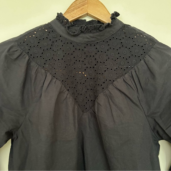 Saks Fifth Avenue Black Lace raffle long sleeves Blouse. Size XSP - Picture 2 of 6